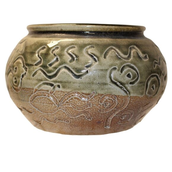 Studio Art Signed Stoneware Pottery Vase Fish Underwater Design Approx 5" Tx7" R - Picture 1 of 8